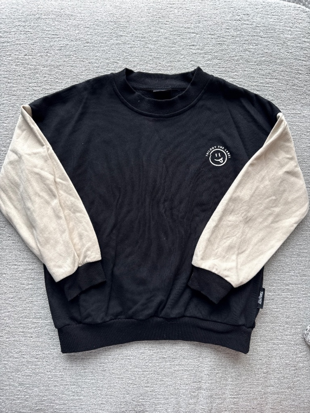 Trilogy crew neck